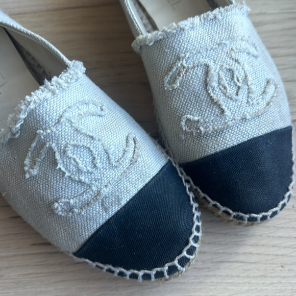 Interlocking CC Logo Canvas Espadrilles Chanel size 37 - Picture 7 of 7